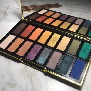 Kat Von D 10th anniversary eyeshadow palette w/box